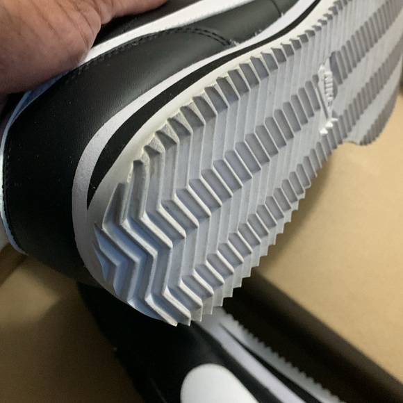 Nike Cortez - Picture 5 of 8